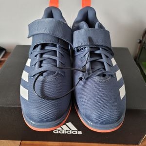 Adidas powerlift 4 women size 9 shoes
